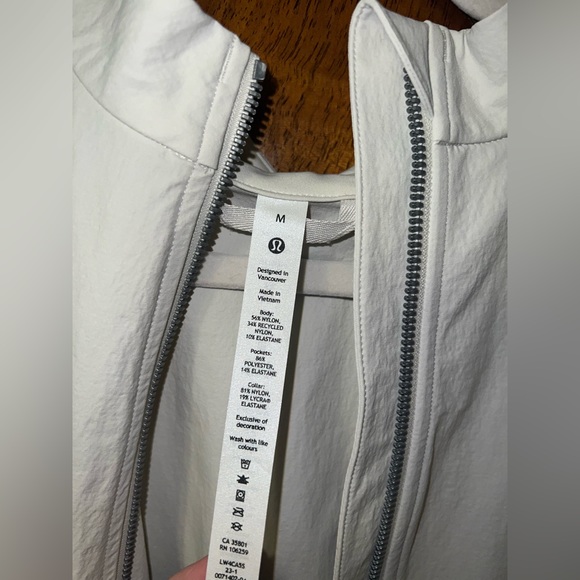 Lululemon Jacket - Picture 4 of 5